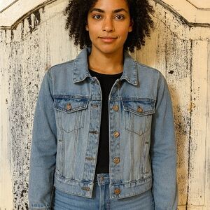 CISONO Women Juniors Light Wash Distressed Denim Jean Jacket Button Up [Medium]